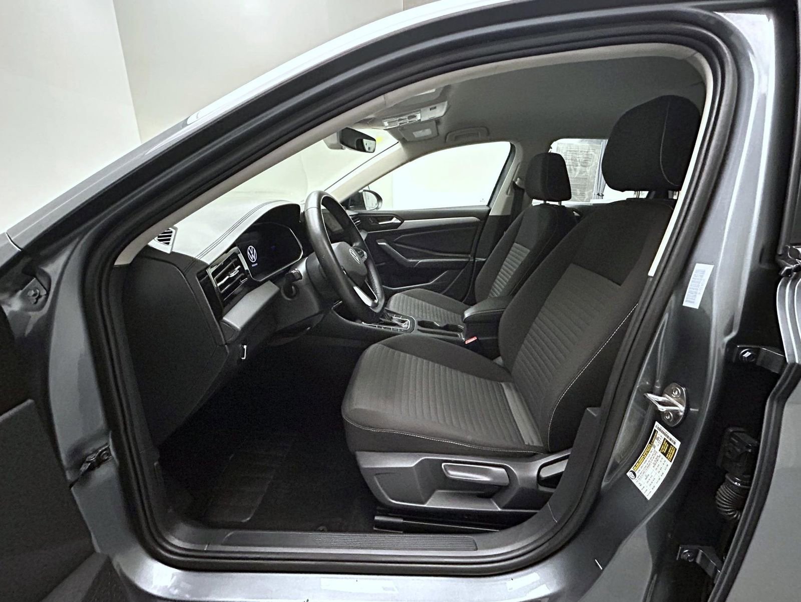 Used 2025 Volkswagen Jetta S image 10