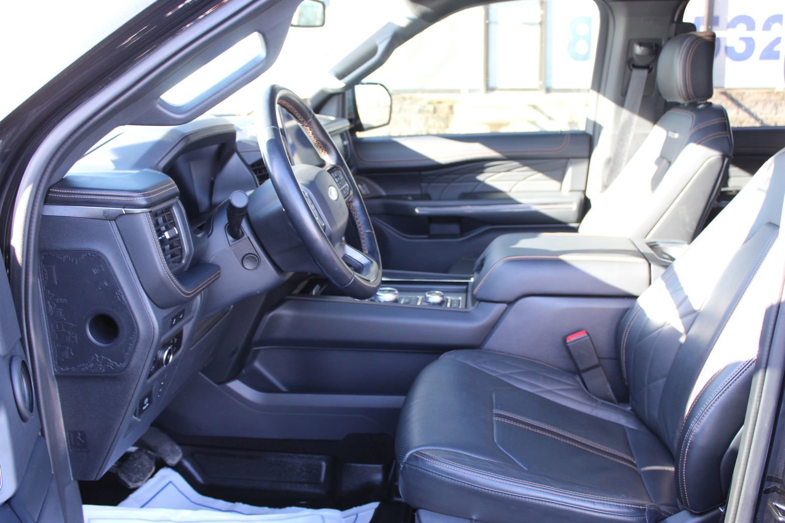 Used 2023 Ford Expedition Platinum image 24