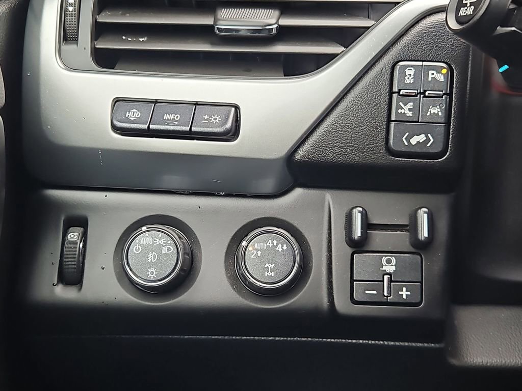 Used 2020 Chevrolet Suburban Premier w/ Max Trailering Package image 18