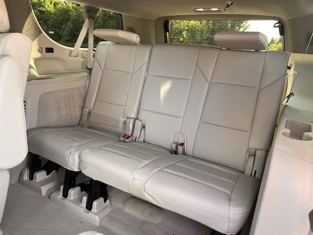 New 2026 Cadillac Escalade ESV Platinum Luxury AWD/4WD image 28