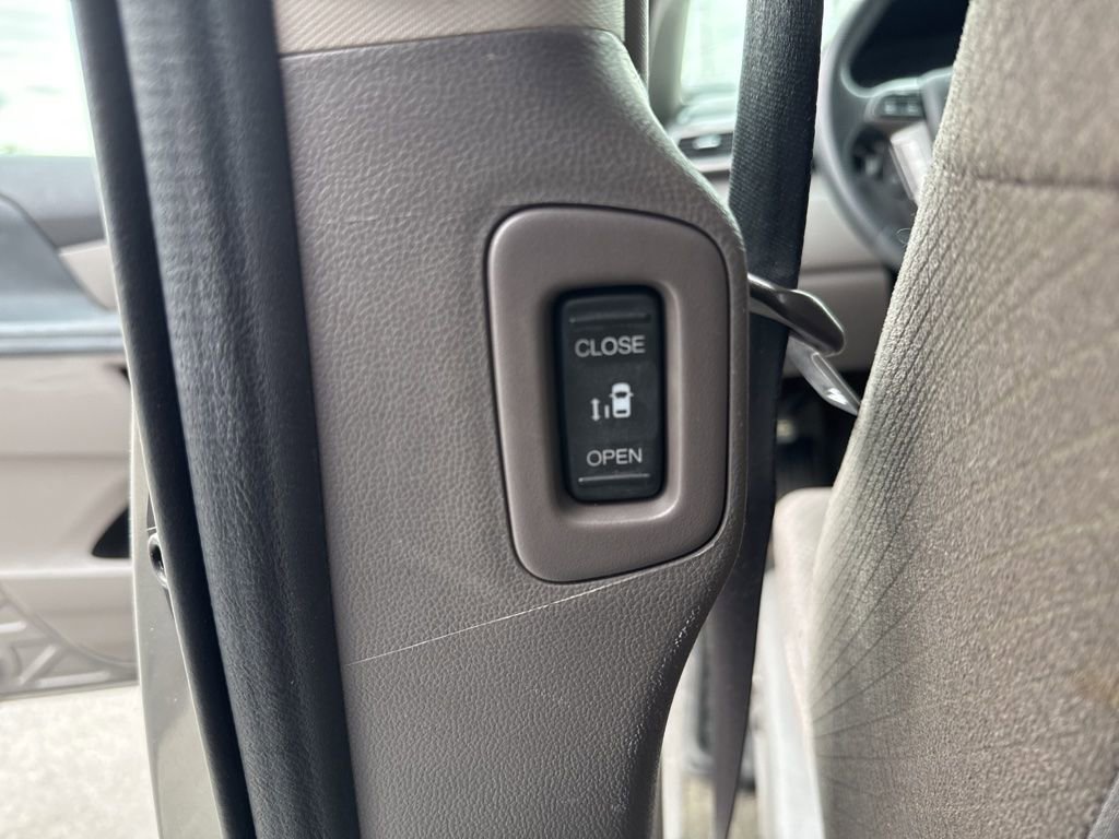 Used 2015 Honda Odyssey EX image 14