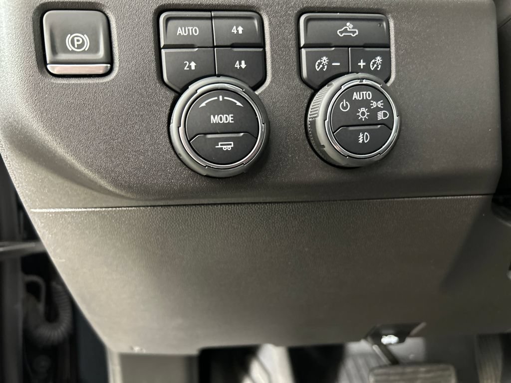 Used 2024 Chevrolet Silverado 1500 LT Trail Boss AWD/4WD image 15