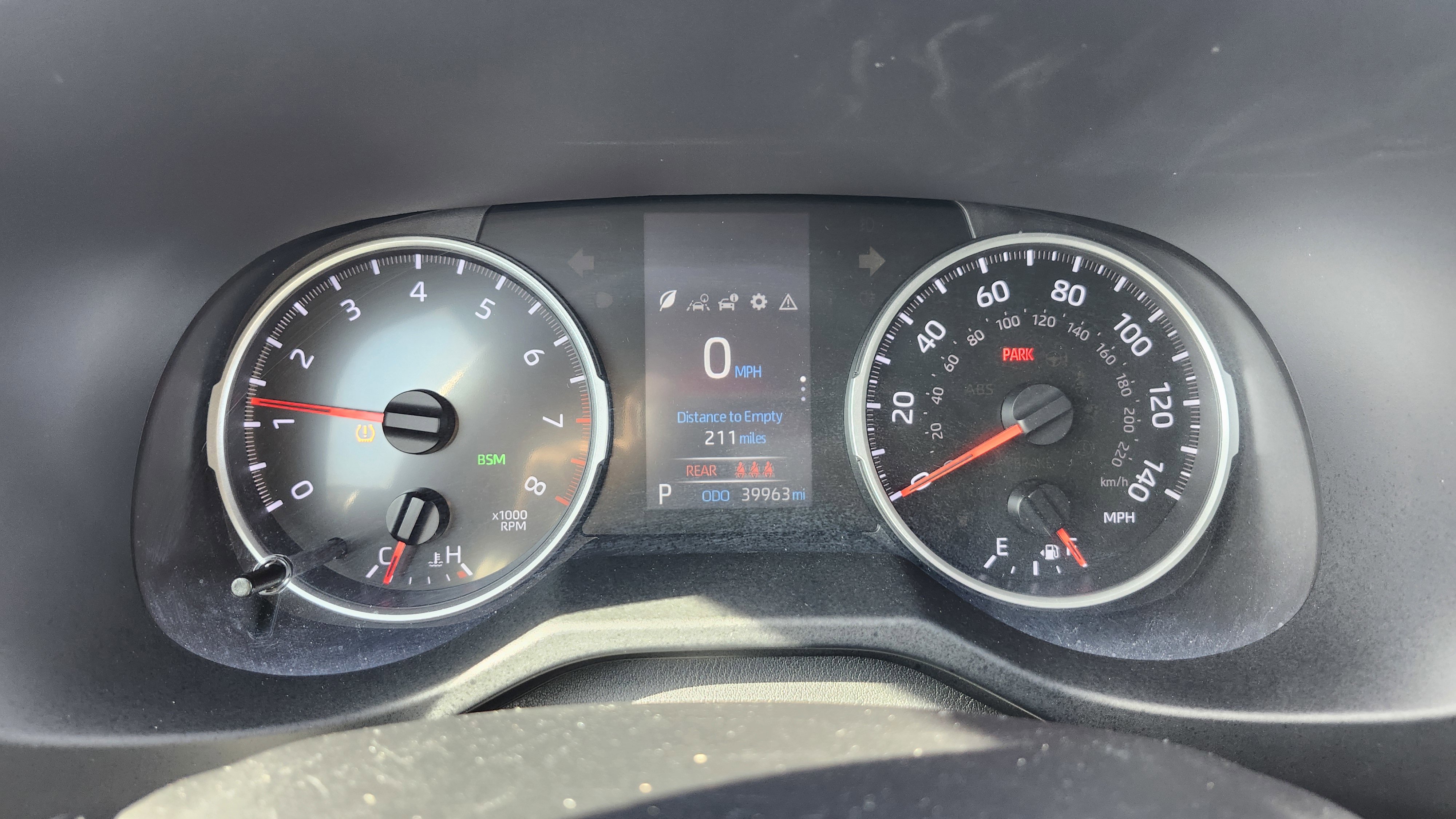 Used 2021 Toyota RAV4 XLE w/ Carpet Mat Package (TMS) image 27