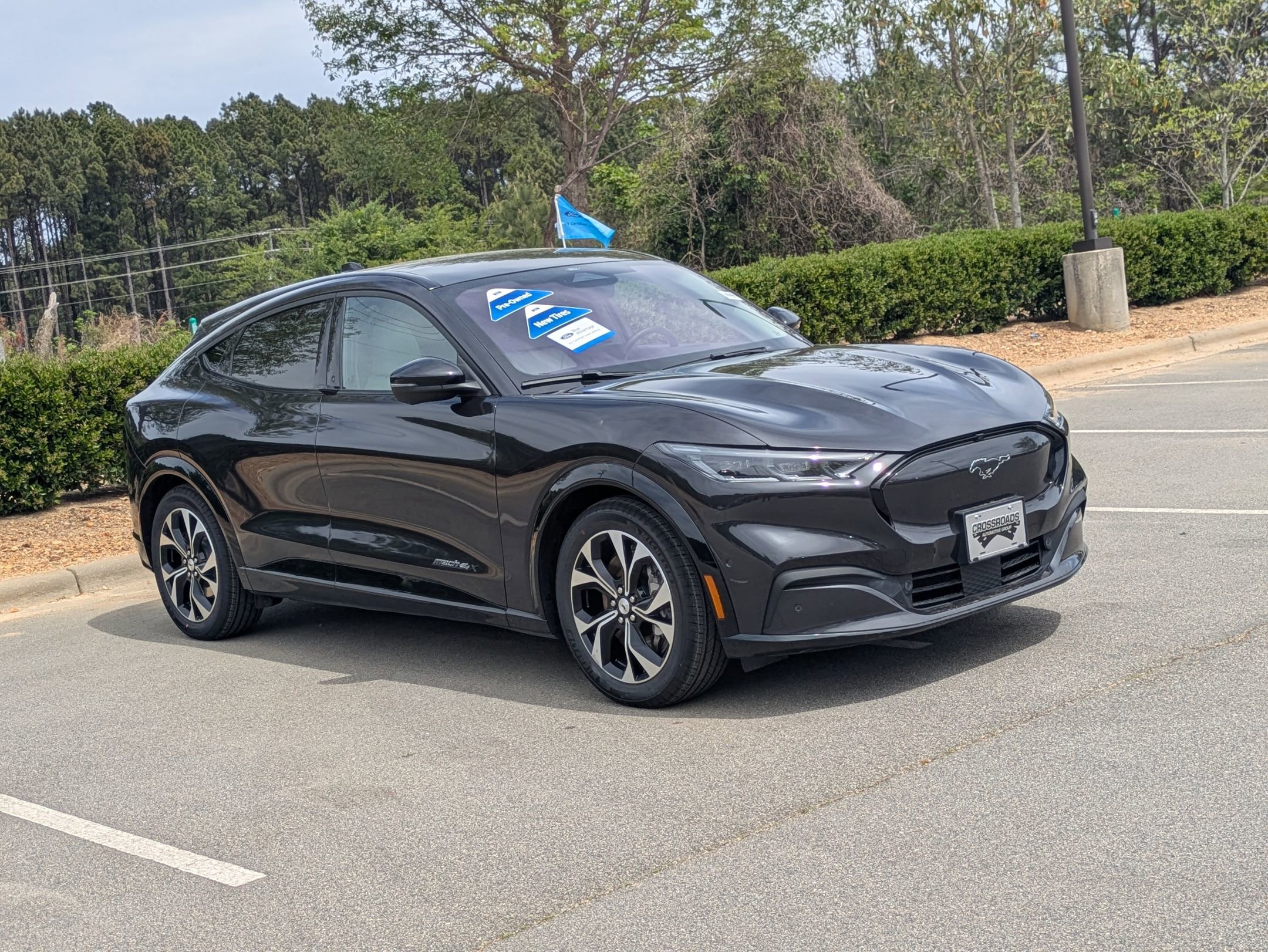 Certified 2022 Ford Mustang Mach-E Premium AWD/4WD image 2