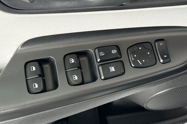 Used 2023 Hyundai Kona SEL image 14