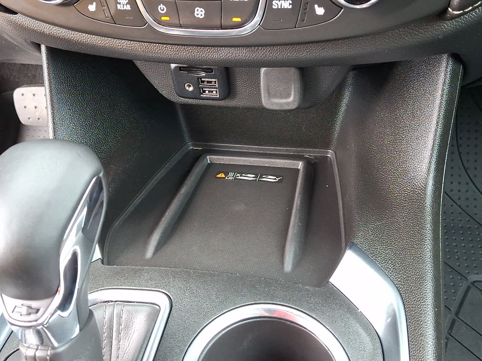 Used 2023 Chevrolet Traverse LT w/ LT Premium Package AWD/4WD image 29