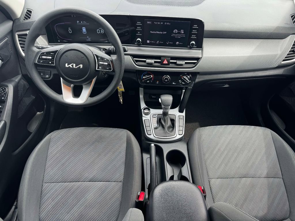 Used 2024 Kia Seltos LX AWD/4WD image 11