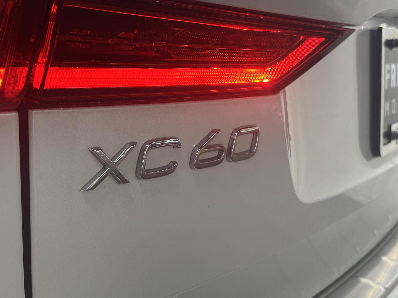 Used 2023 Volvo XC60 B6 Ultimate w/ Protection Package Premier AWD/4WD image 37