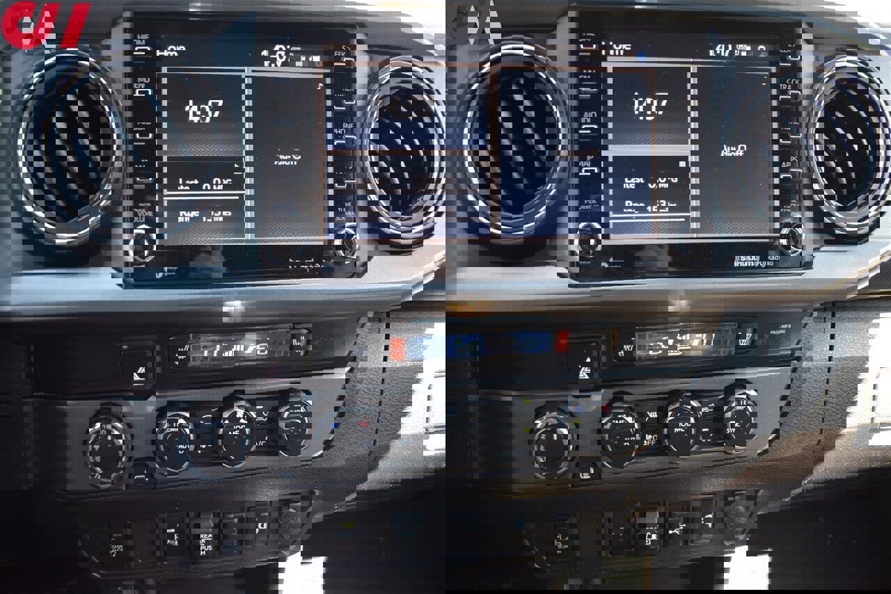 Used 2020 Toyota Tacoma TRD Off-Road w/ TRD Premium Off Road Package image 19