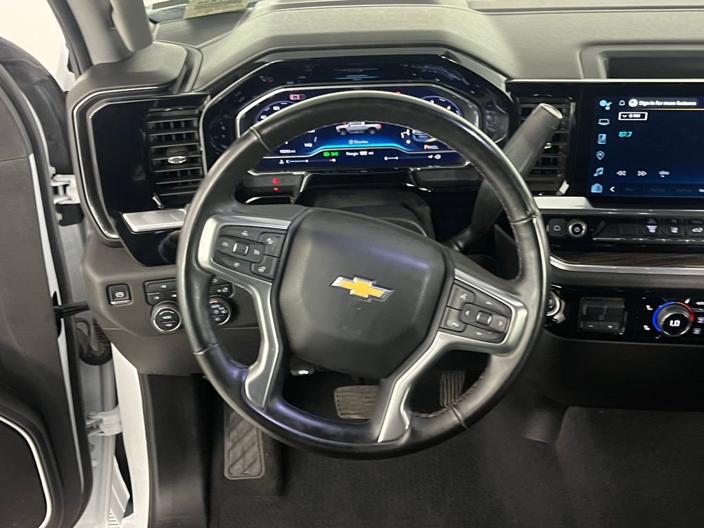 Used 2025 Chevrolet Silverado 2500 LT w/ Convenience Package AWD/4WD image 14