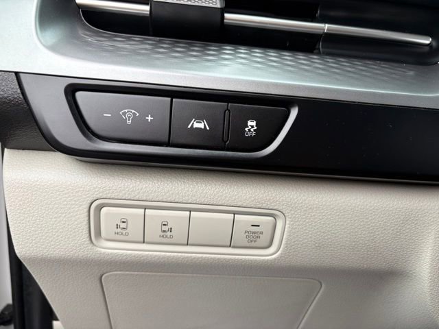 Certified 2023 Kia Carnival LX image 24