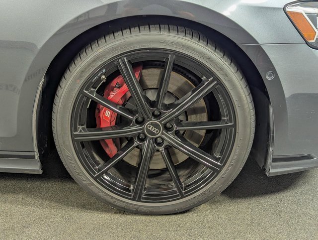 Used 2024 Audi S8 image 12