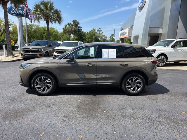 Used 2025 Lincoln Corsair AWD w/ Equipment Group 101A image 5