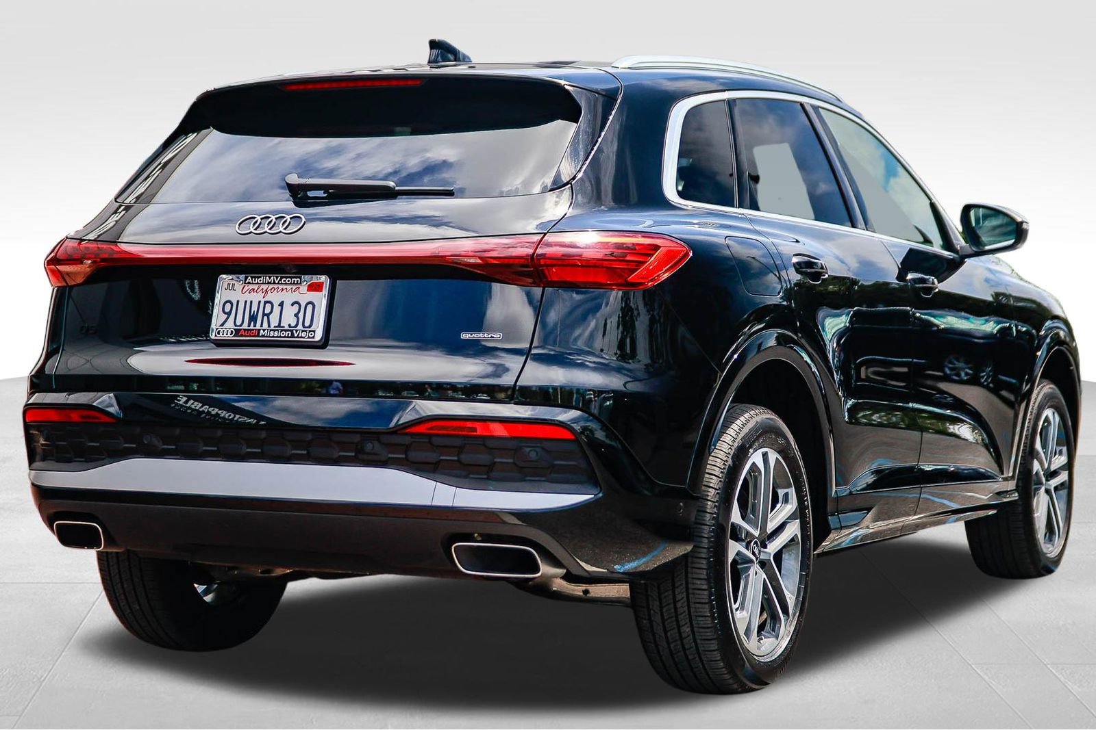 Certified 2025 Audi Q5 Premium w/ Convenience Package image 7