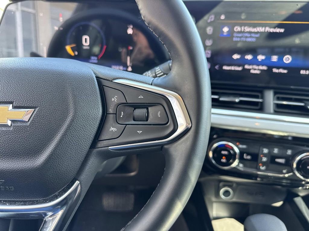 Certified 2025 Chevrolet Trax LT w/ LT Convenience Package image 24