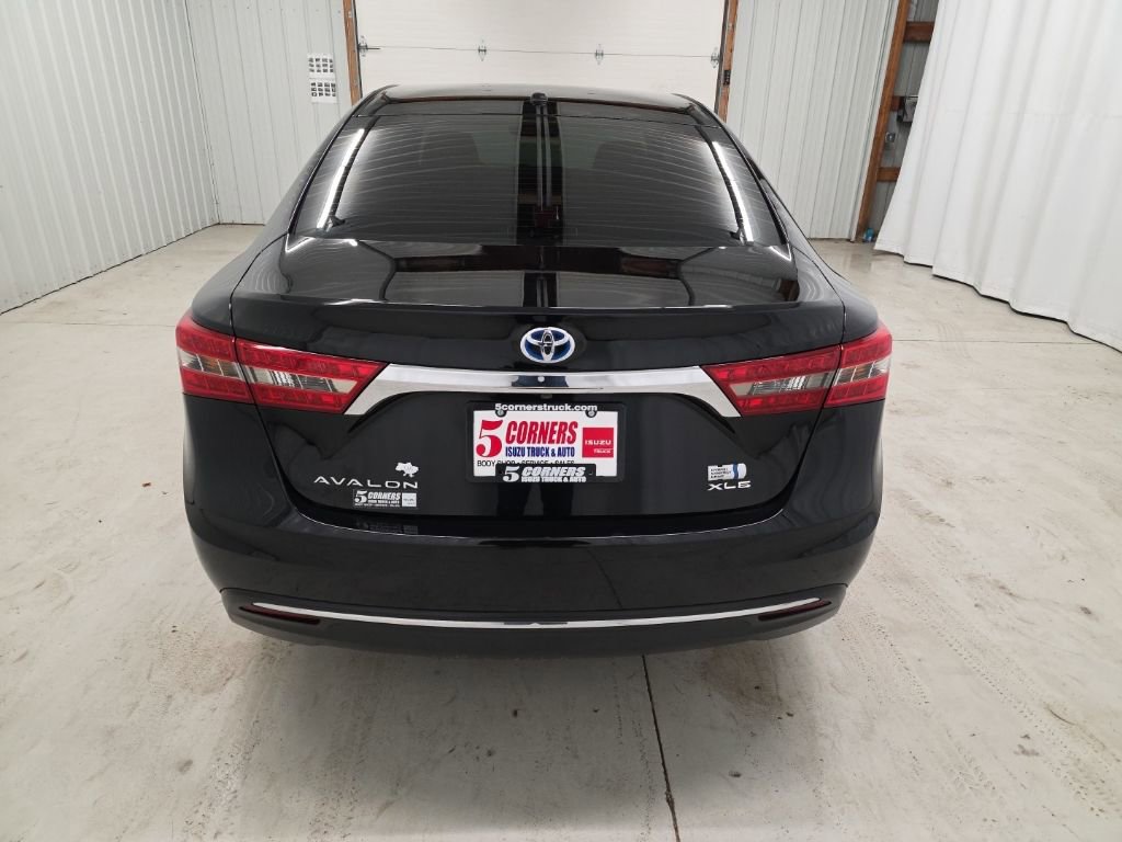 Used 2017 Toyota Avalon XLE Plus w/ All Weather Liner Package image 4