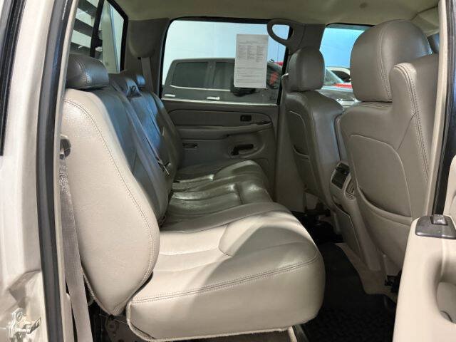 Used 2006 Chevrolet Silverado 2500 LT w/ Heavy-Duty Power Package AWD/4WD image 17