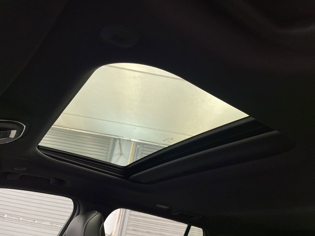 New 2025 Jeep Grand Cherokee Altitude image 13