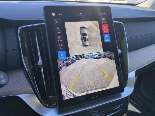 Used 2025 Volvo XC90 B6 Plus w/ Protection Package Premier image 18