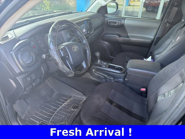 Used 2020 Toyota Tacoma SR image 5