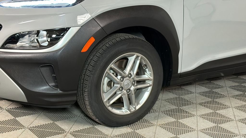 Used 2022 Hyundai Kona SE image 4