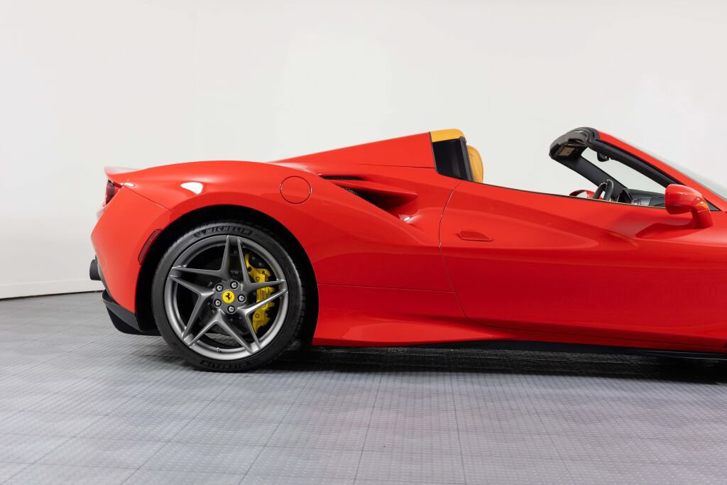 Used 2022 Ferrari F8 Tributo RWD image 20