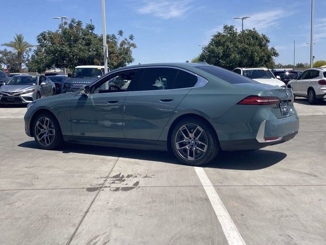 Used 2025 BMW i5 eDrive40i w/ Premium Package image 8