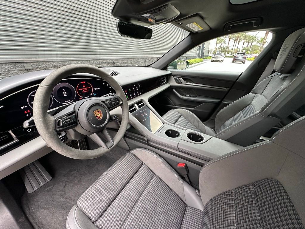 Used 2025 Porsche Taycan 4 Cross Turismo image 4