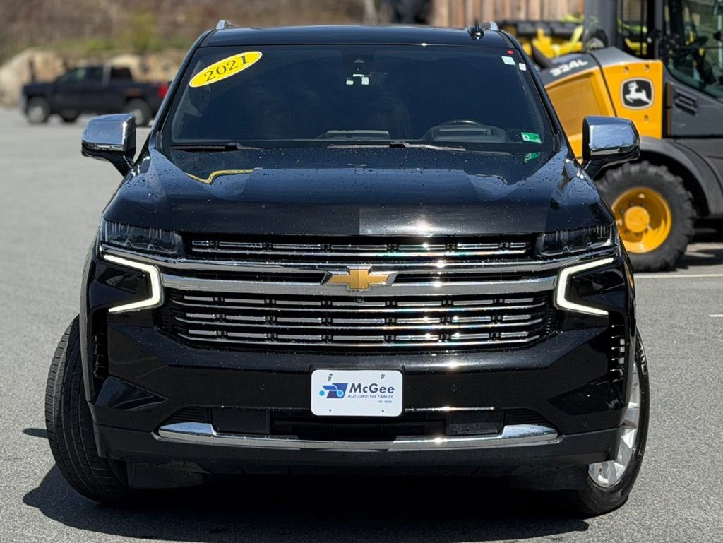 Used 2021 Chevrolet Suburban Premier w/ Premium Package AWD/4WD image 2