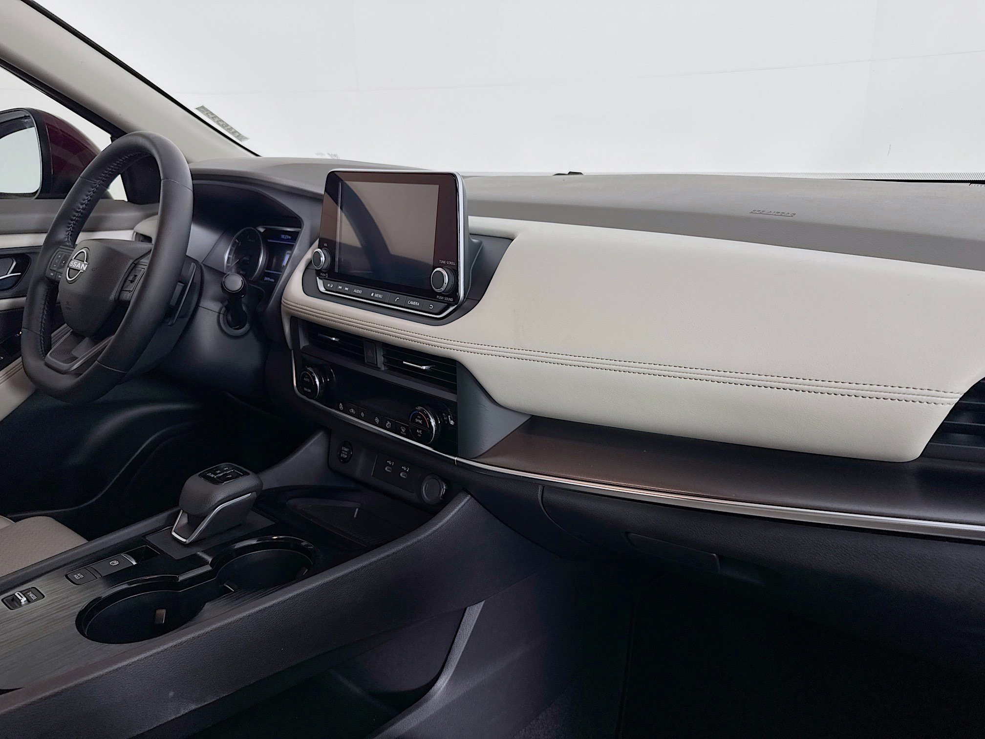 Used 2025 Nissan Rogue SV w/ SV Premium Package FWD image 52
