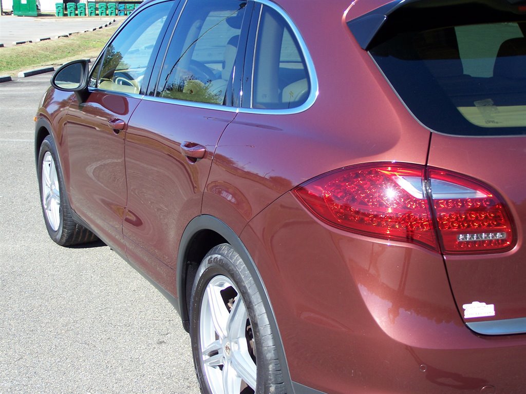 Used 2012 Porsche Cayenne S image 17