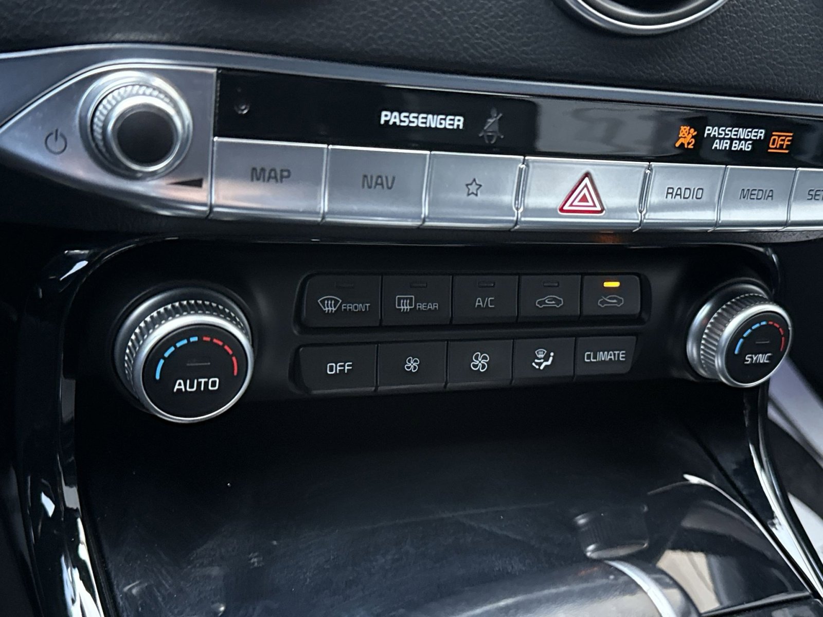 Used 2022 Kia Stinger GT-Line image 21