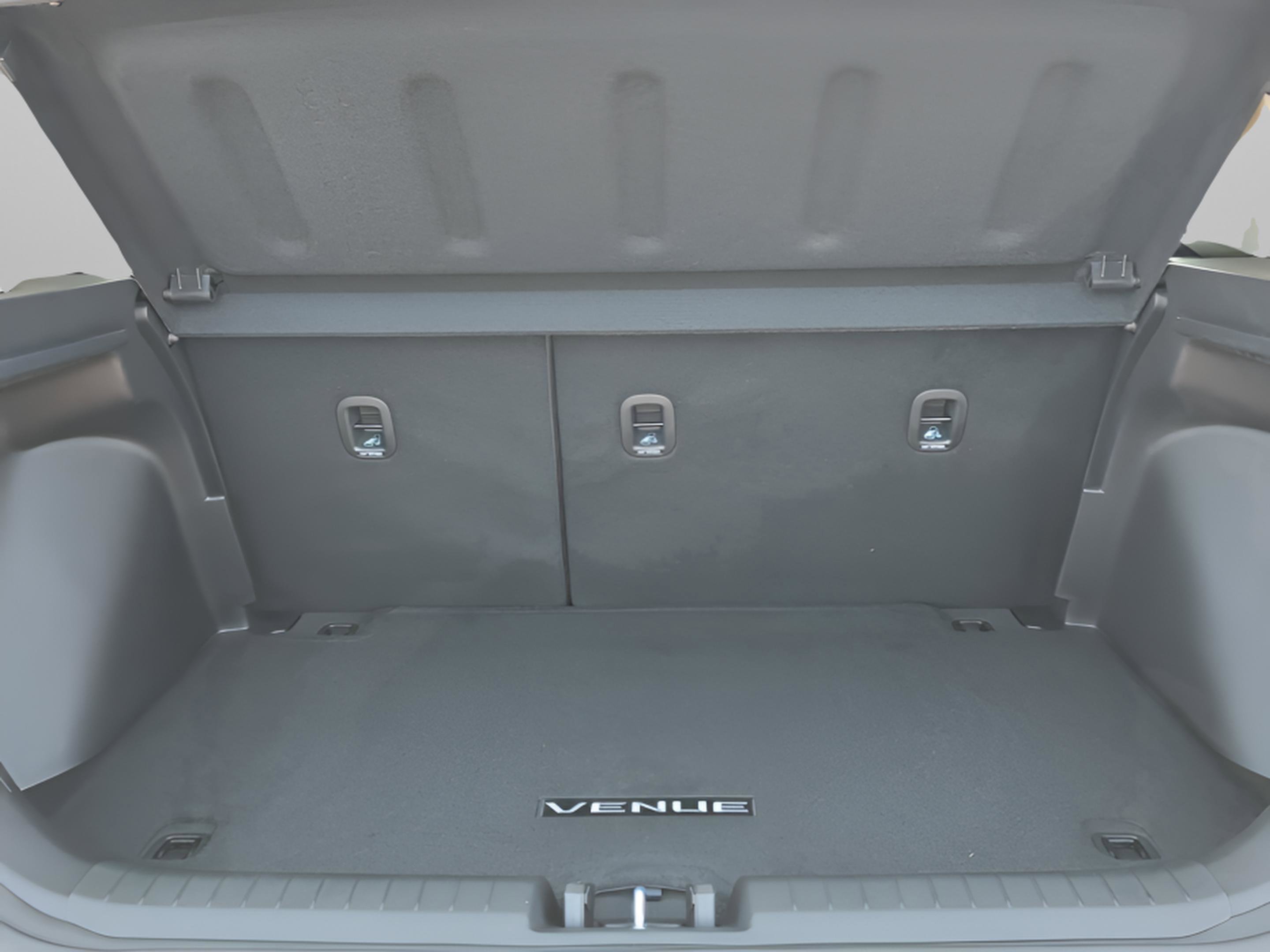 New 2026 Hyundai Venue SE image 29