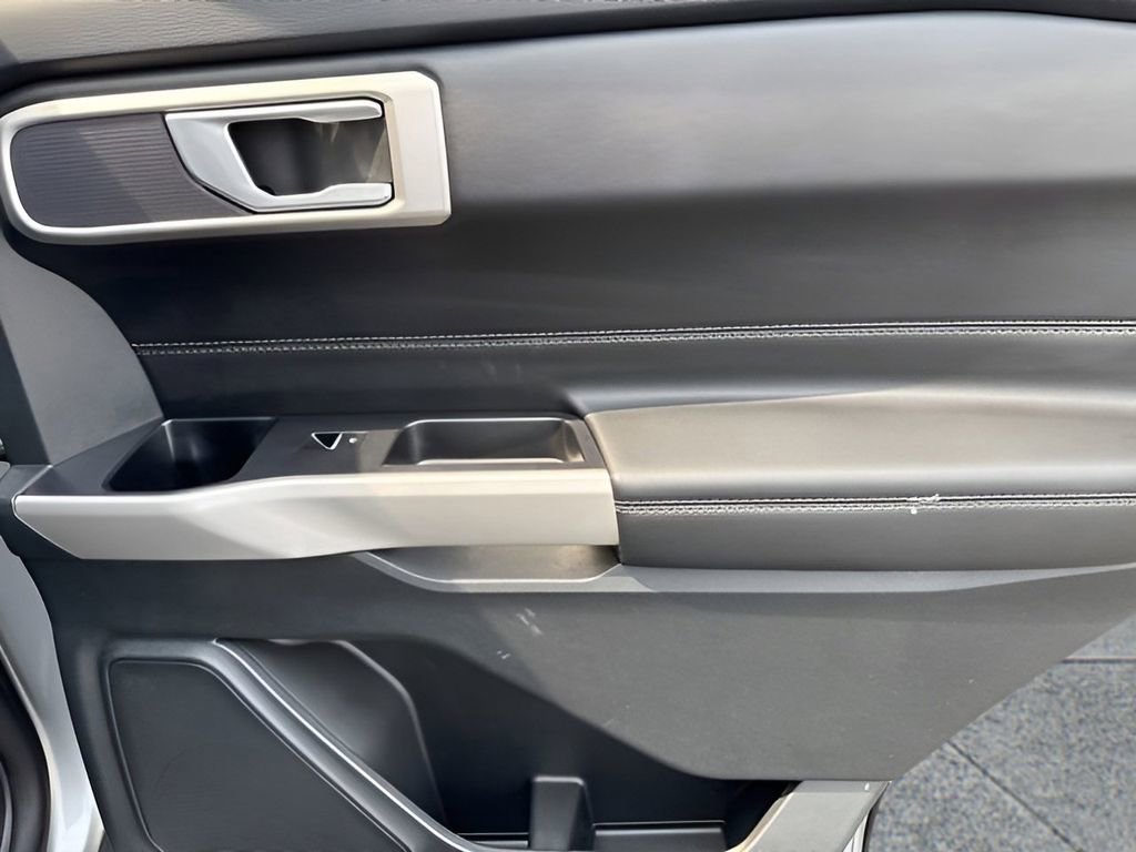 Used 2023 Ford Explorer XLT w/ Equipment Group 202A image 45