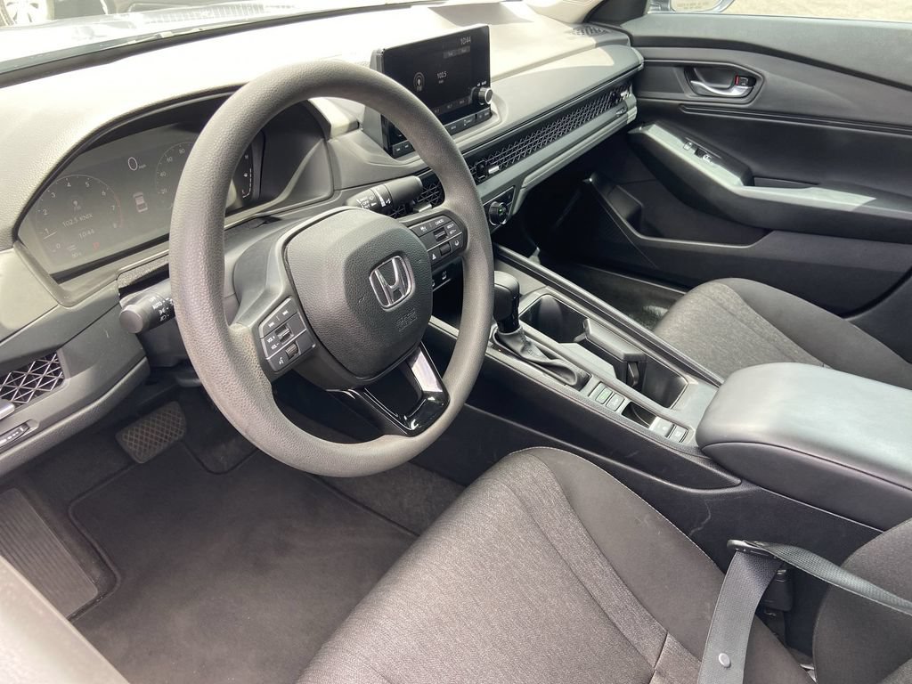 Used 2023 Honda Accord EX image 6