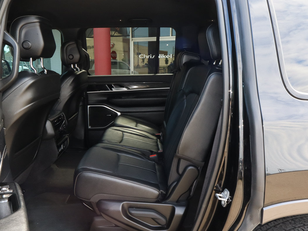 Used 2022 Jeep Wagoneer Series II AWD/4WD image 8