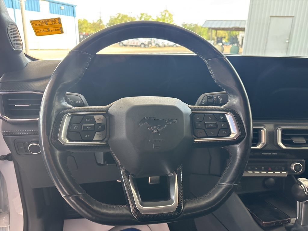 Used 2025 Ford Mustang Premium RWD image 12