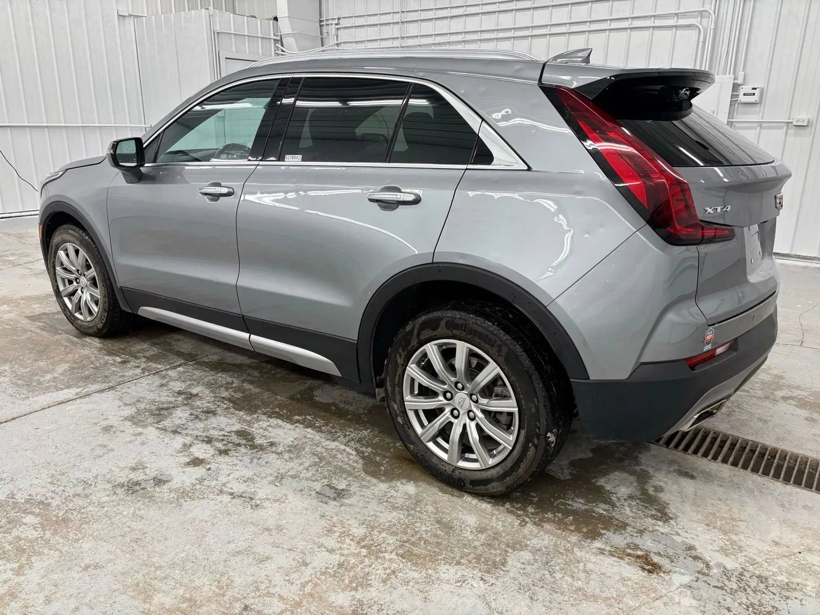 Used 2023 Cadillac XT4 Premium Luxury FWD image 4