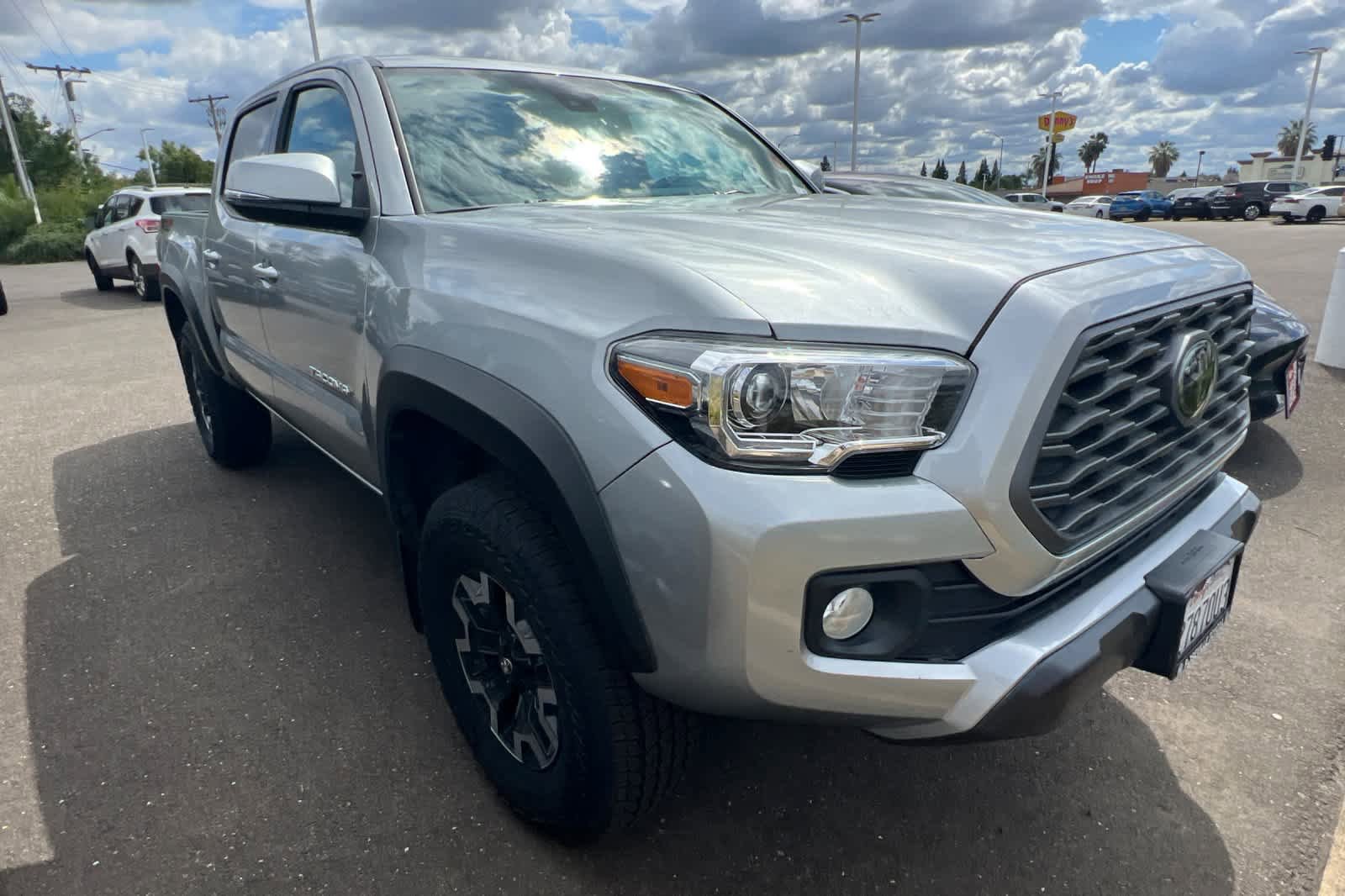 Certified 2023 Toyota Tacoma TRD Off-Road w/ Technology Package AWD/4WD image 3