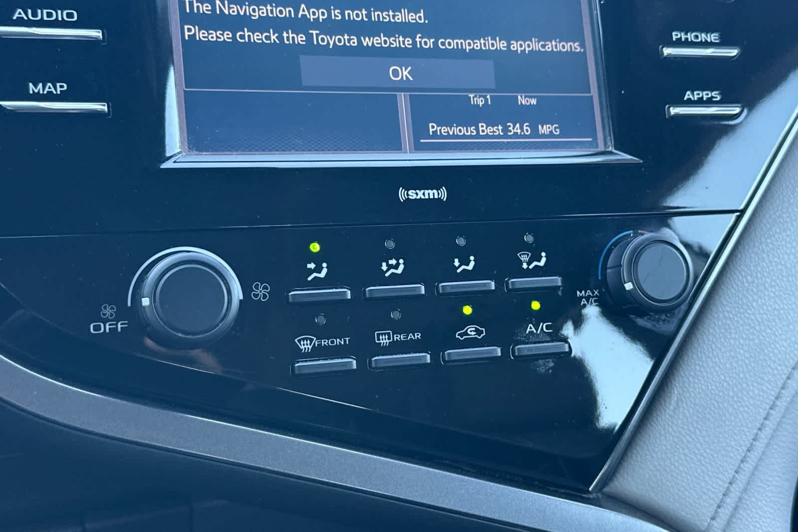 Used 2020 Toyota Camry LE FWD image 21