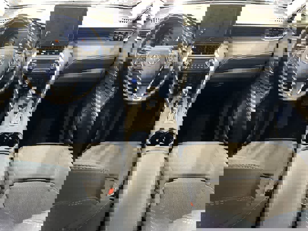 Used 2023 Toyota Venza LE image 20