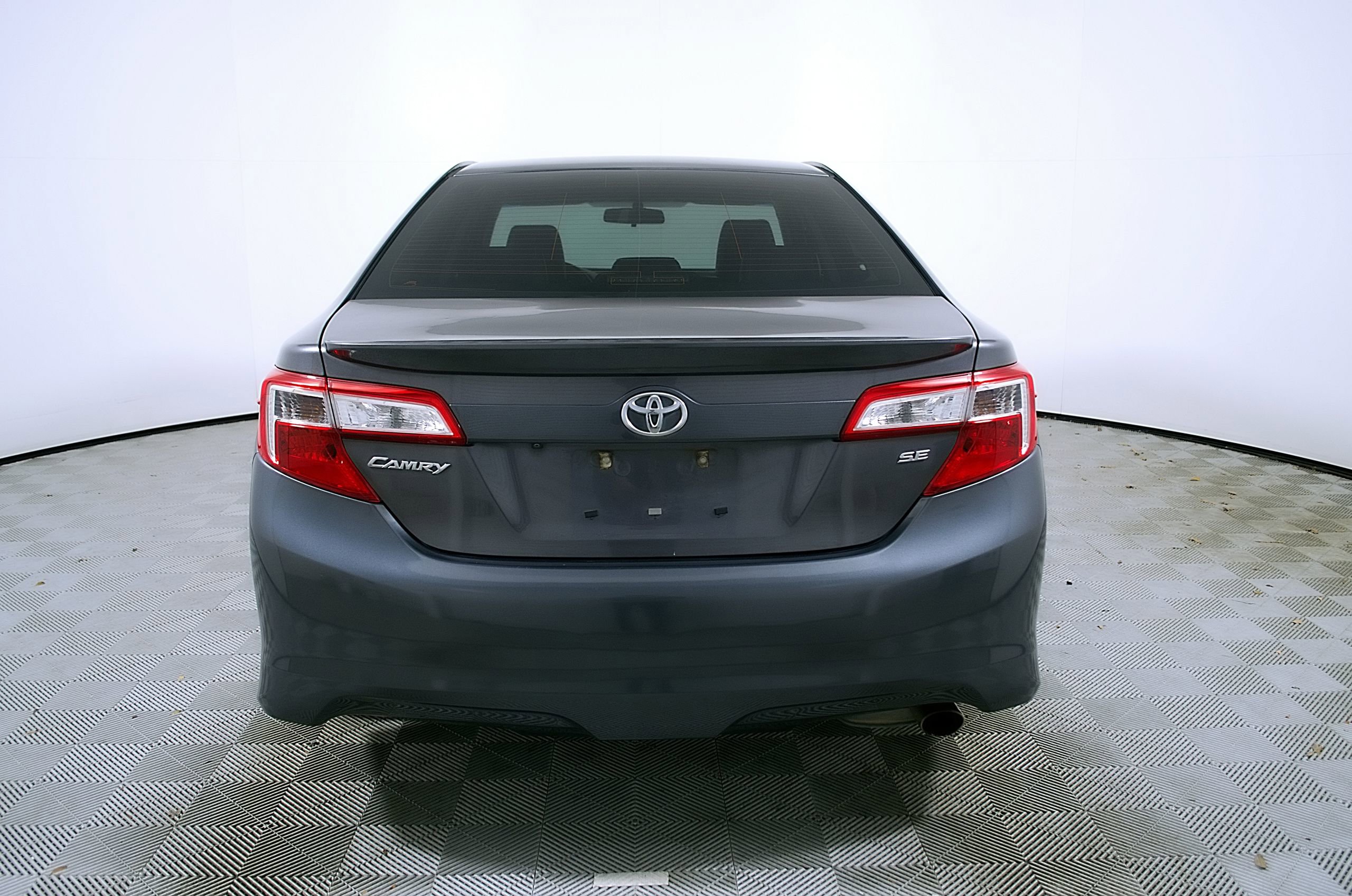 Used 2014 Toyota Camry SE FWD image 9