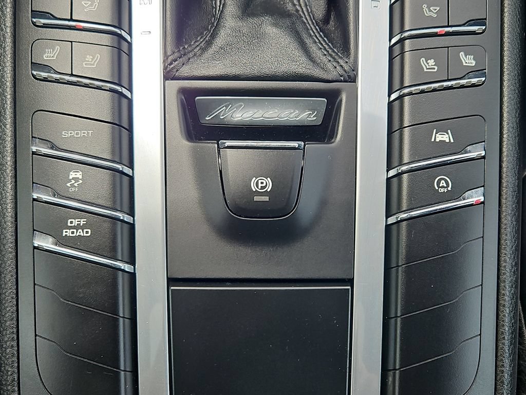 Used 2021 Porsche Macan AWD/4WD image 19