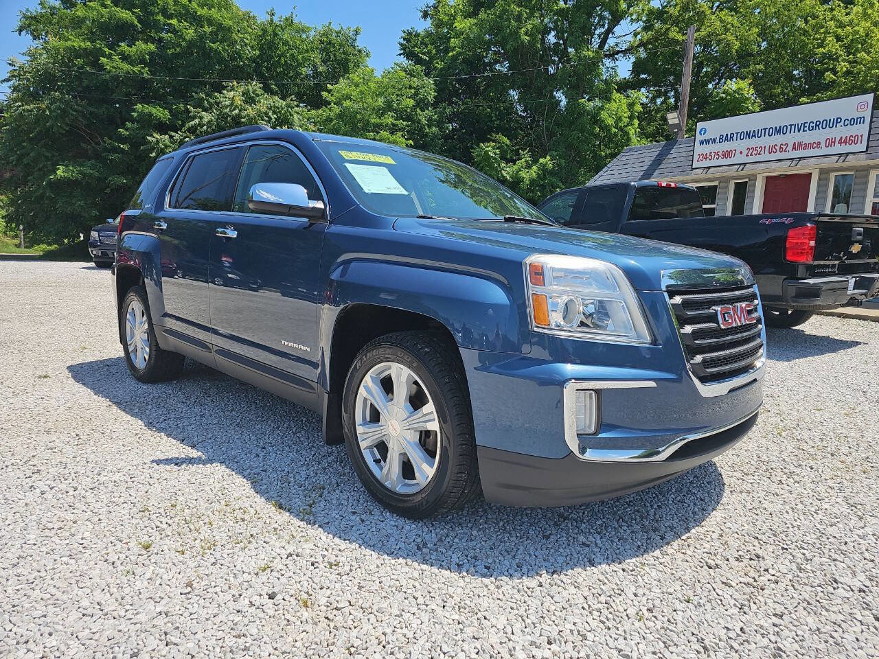 Used 2017 GMC Terrain SLE w/ Chrome Edition image 1