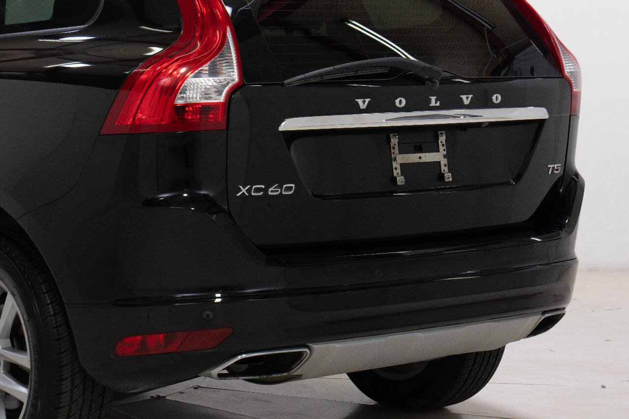 Used 2017 Volvo XC60 T5 w/ Tailgate Package image 14