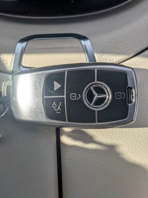 Used 2018 Mercedes-Benz E 300 image 34