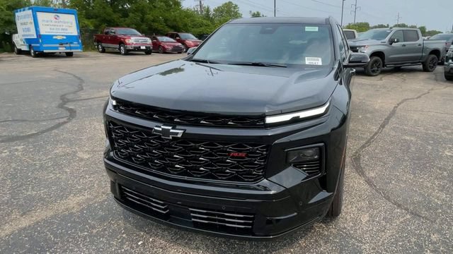 New 2026 Chevrolet Traverse RS w/ LPO, Floor Liner Package AWD/4WD image 5