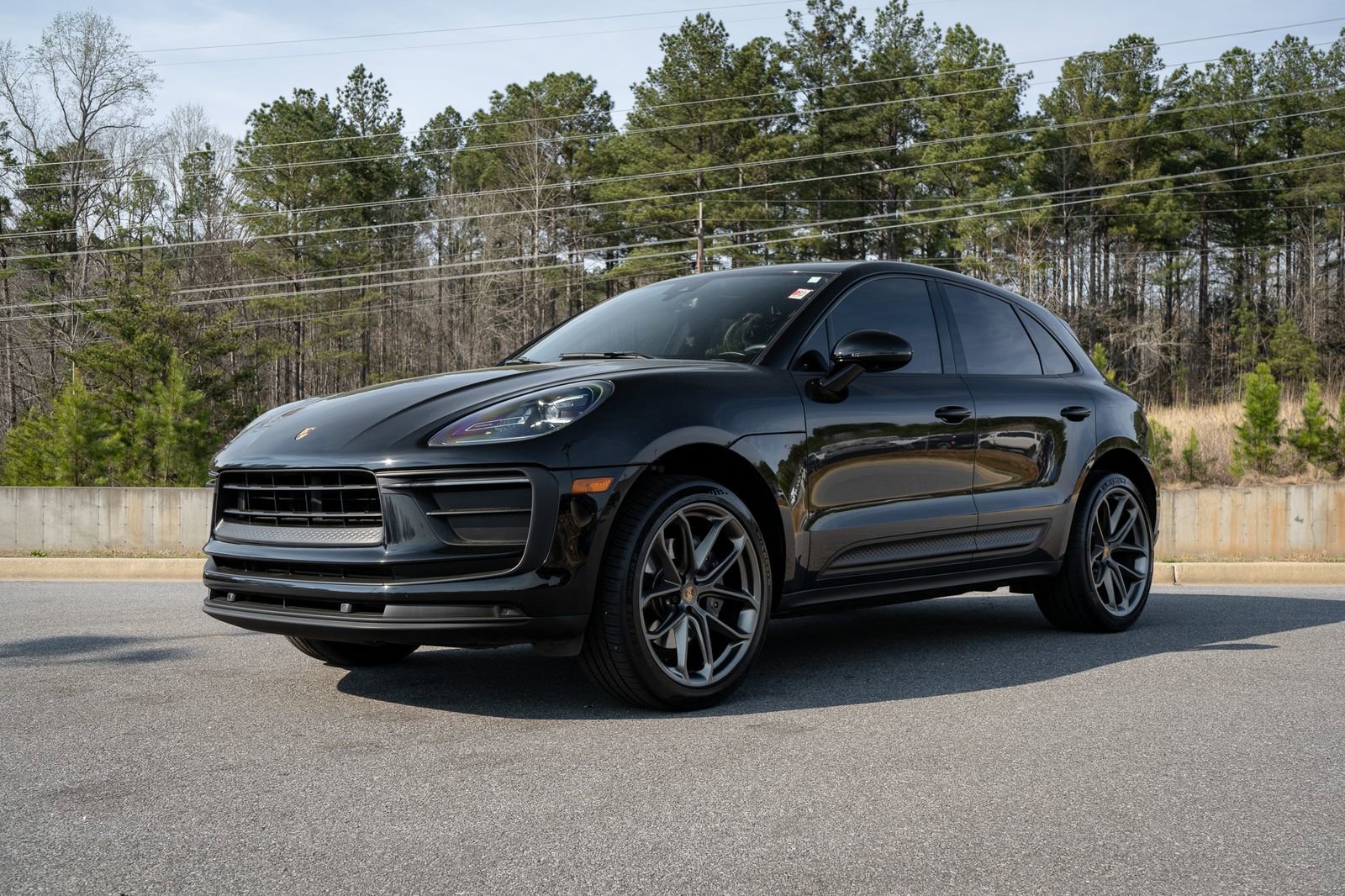 Used 2022 Porsche Macan Base w/ Premium Package Plus image 3