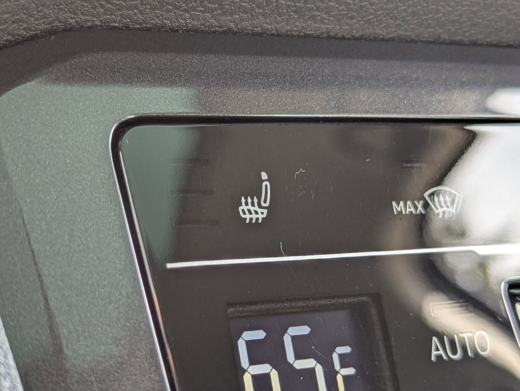 Certified 2024 Volkswagen Tiguan SE w/ Panoramic Sunroof Package image 20