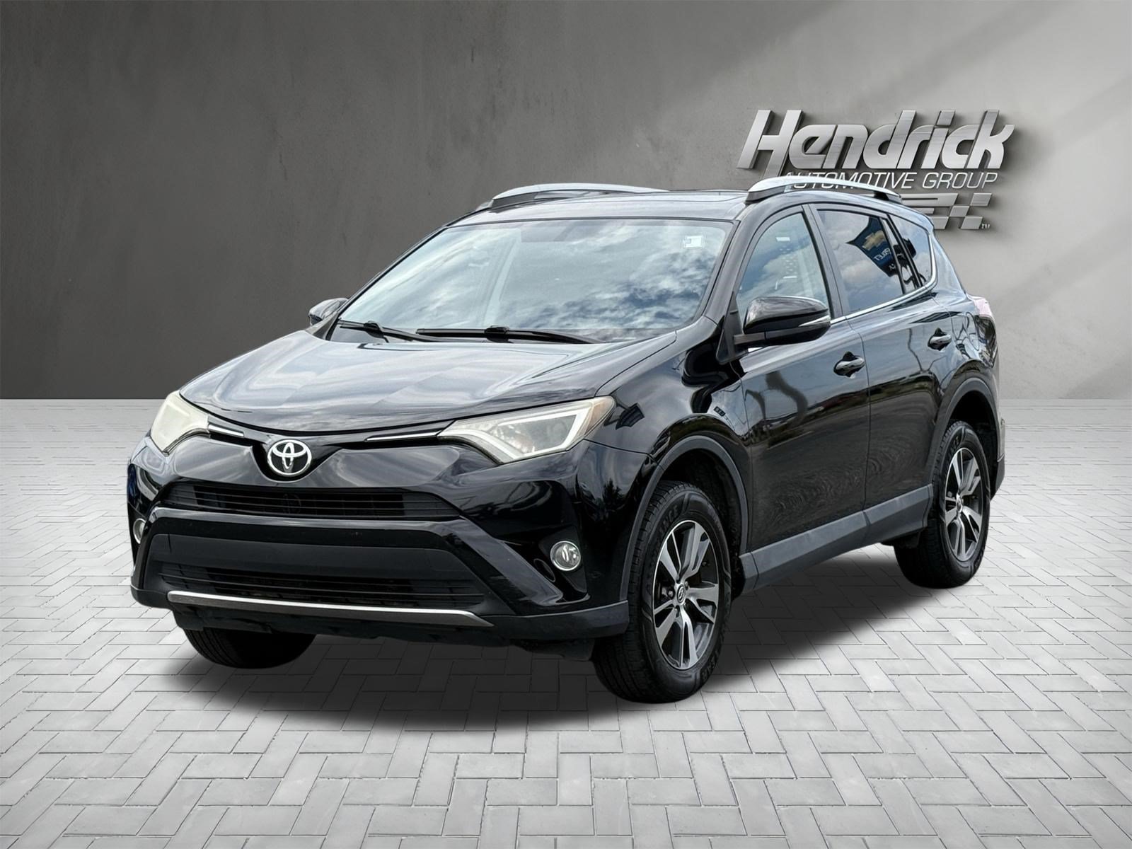 Used 2016 Toyota RAV4 XLE FWD image 5